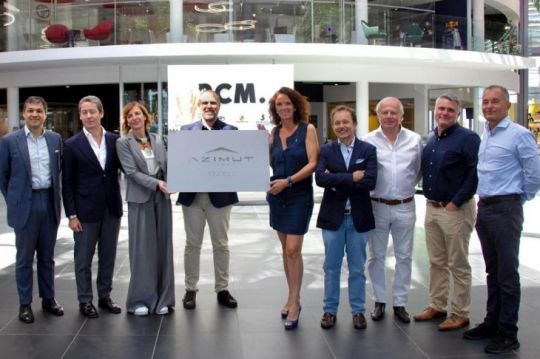 RCM prend l'importation Azimut