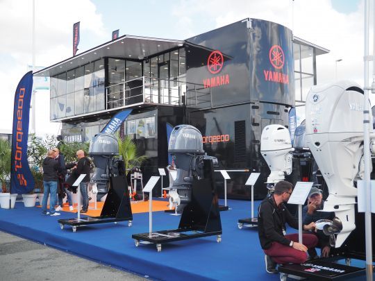 Un stand impressionnant pour le motoriste Yamaha