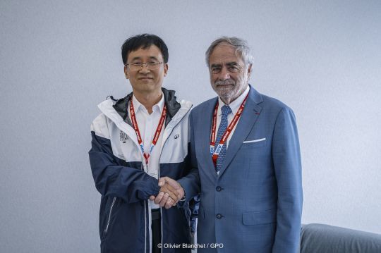 Un accord signé entre Alain Pochon et M. Cao Ziyu, Président du conseil d'administration du Hebei Port Group Co ©Olivier Blanchet