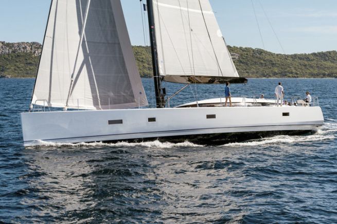 The CNB sailing yacht brand must leave the B�n�teau Group