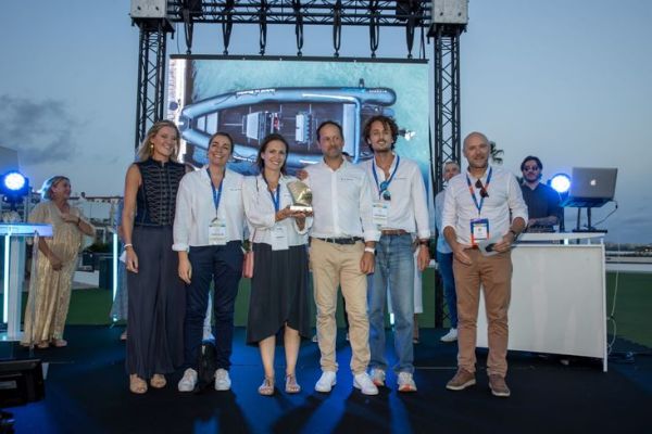 BlueNav Wins Award in Cannes for Its Smart Launch System