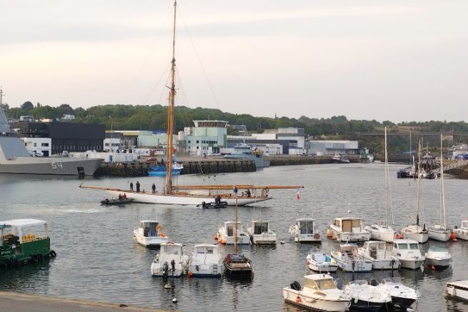 Wood and composite, two eras of yachting that could meet again