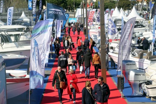 Visitors on the Nauticales show
