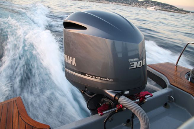 Yamaha Outboard Engine