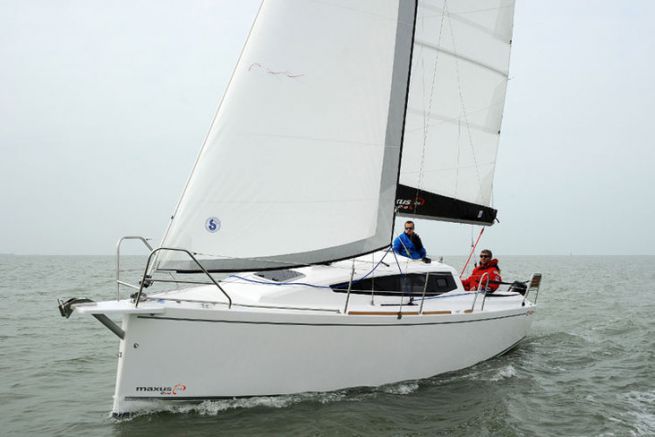 Maxus 24 EVO under sail