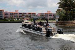 Aluminum Pontoon Boat in Miami