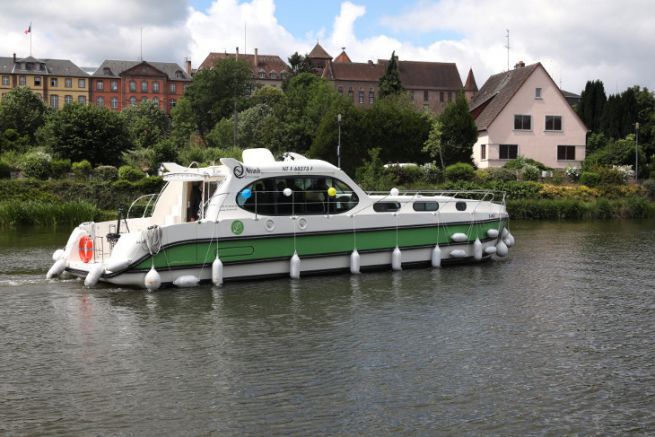 Sixto Green, Nicols' electric river boat