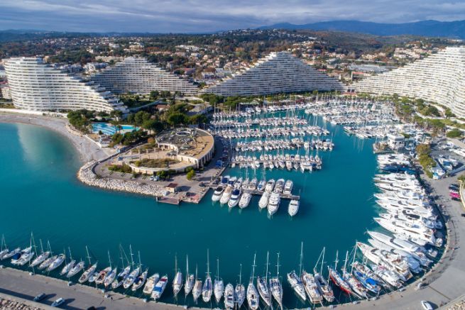 The port of Marina Baie des Anges targets the professionals of the nautical industry