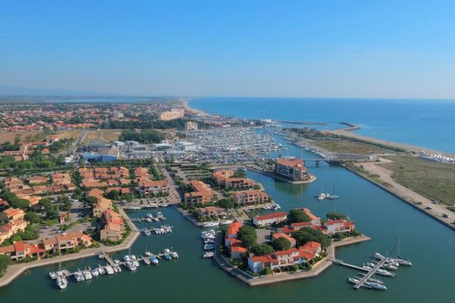 The marina of Saint-Cyprien at the heart of a contested management