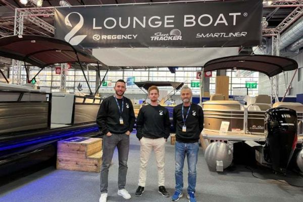 bass-boat-europe-buyers-to-revitalize-the-pontoon-boat