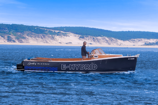 BlueNav: A reliable and efficient hybridization solution for more eco-friendly boating