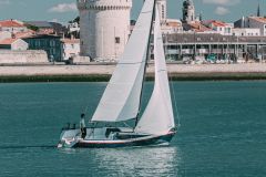 The Kwal 8 approaches La Rochelle