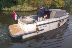 The test model was equipped with two BlueNav pods