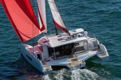Neel Trimarans changes hands