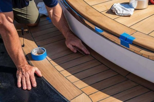 Maintaining, renovating and protecting a teak deck: Teakdecking Systems professional solutions