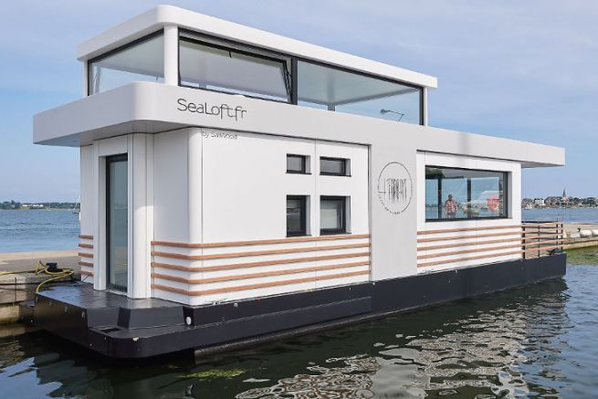 Sealoft, floating accommodation in operation in Lorient Kernevel