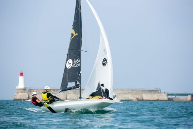 A dinghy with foil (Birdyfish) in the colours of Les Sables d'Olonne